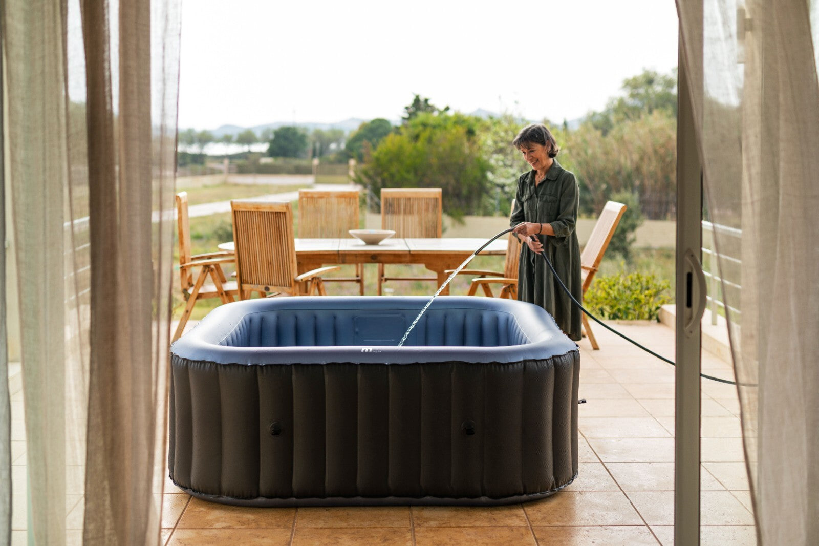 MSPA COMFORT TEKAPO SQUARE BUBBLE SPA INFLATABLE HOT TUB