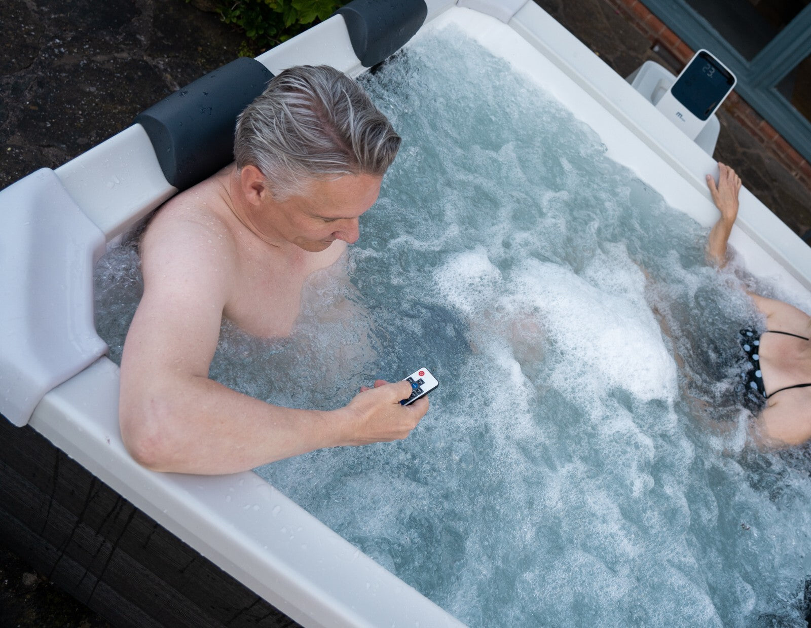 MSPA FRAME OSLO BUBBLE & JET SPA INFLATABLE HOT TUB PLASTIC WOOD WALL LED LIGHTS
