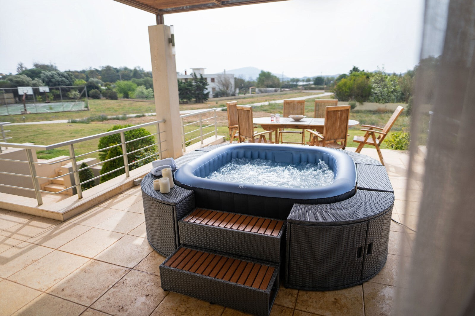 MSPA COMFORT TEKAPO SQUARE BUBBLE SPA INFLATABLE HOT TUB